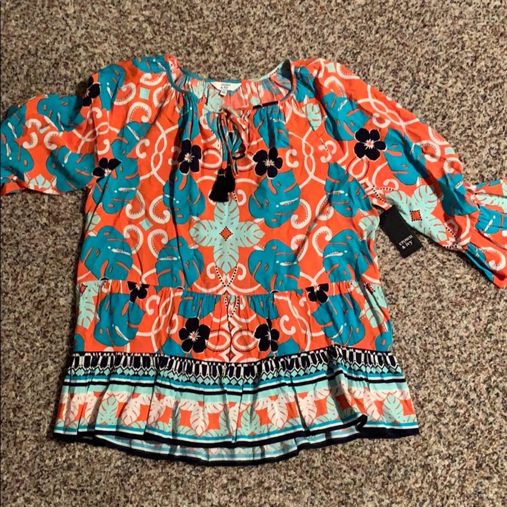 BNWT Crown & Ivy flowy top XS